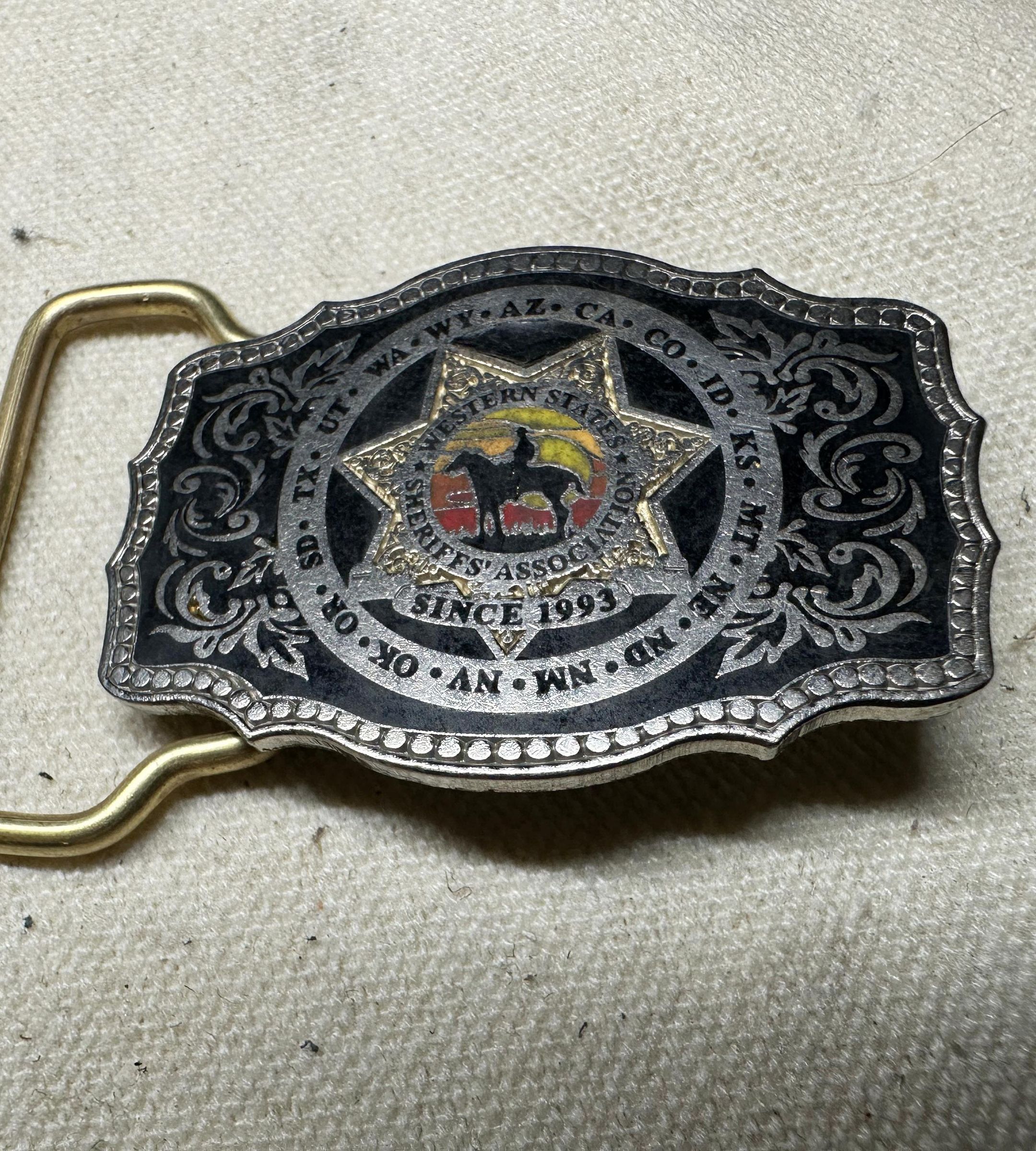 Make a Waist Belt Buckle With Badge or Medal