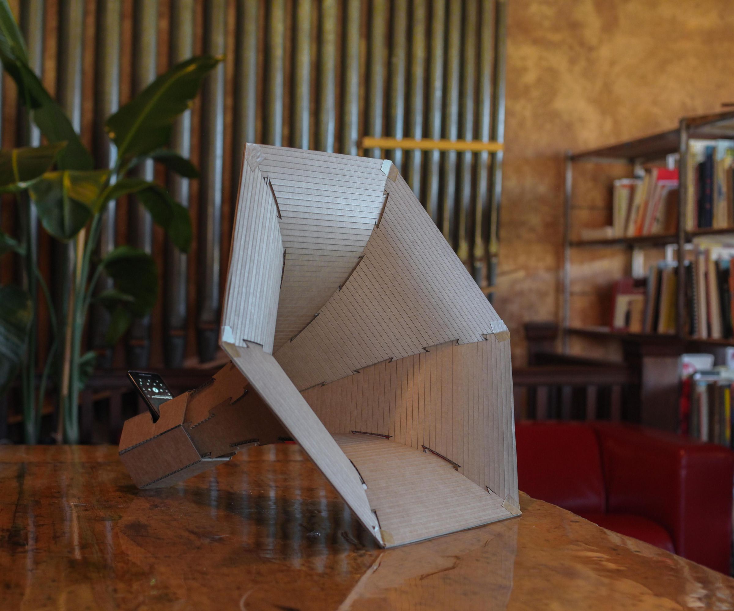 Cardboard Horn Amplifier