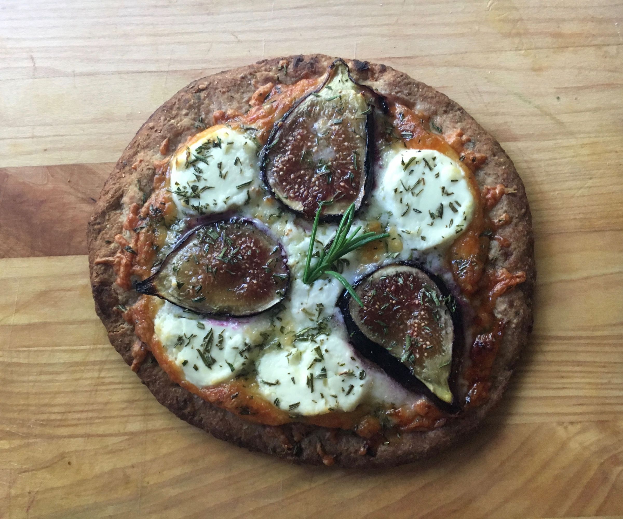 Honey & Goat Cheese Pita Pizza 