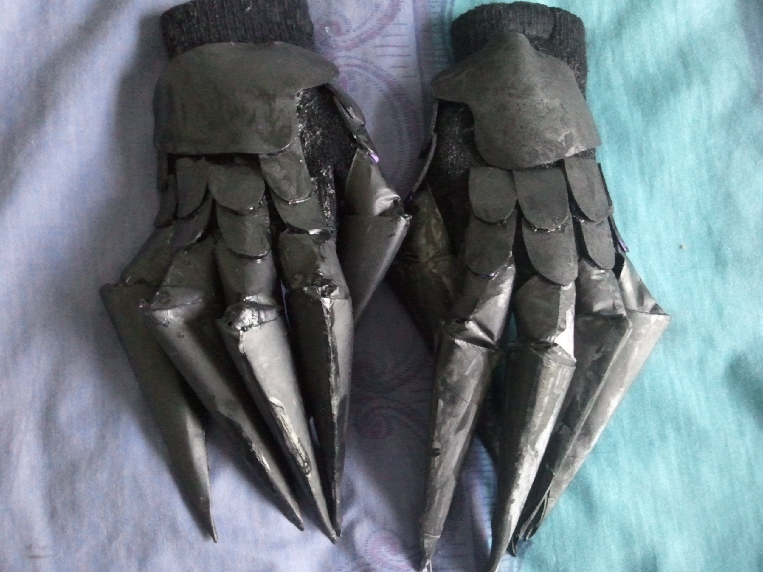 Tutorial: How to Make Dead Master Gloves! Creepy~