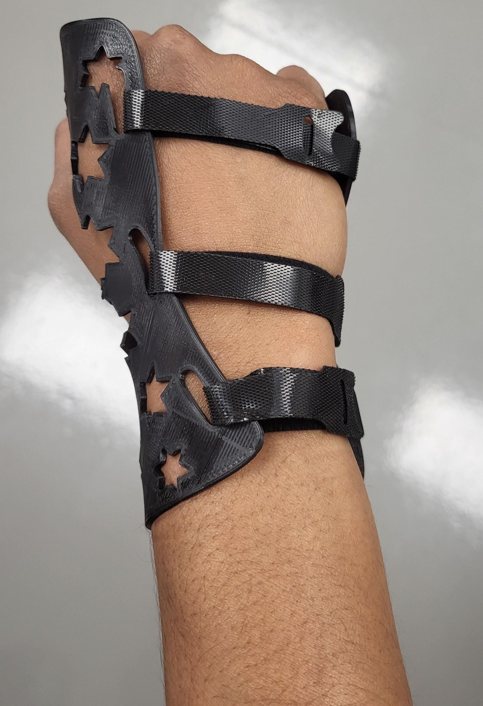 Adjustable Wrist Immobilization Brace Without 3D Scanner : 7 Steps ...