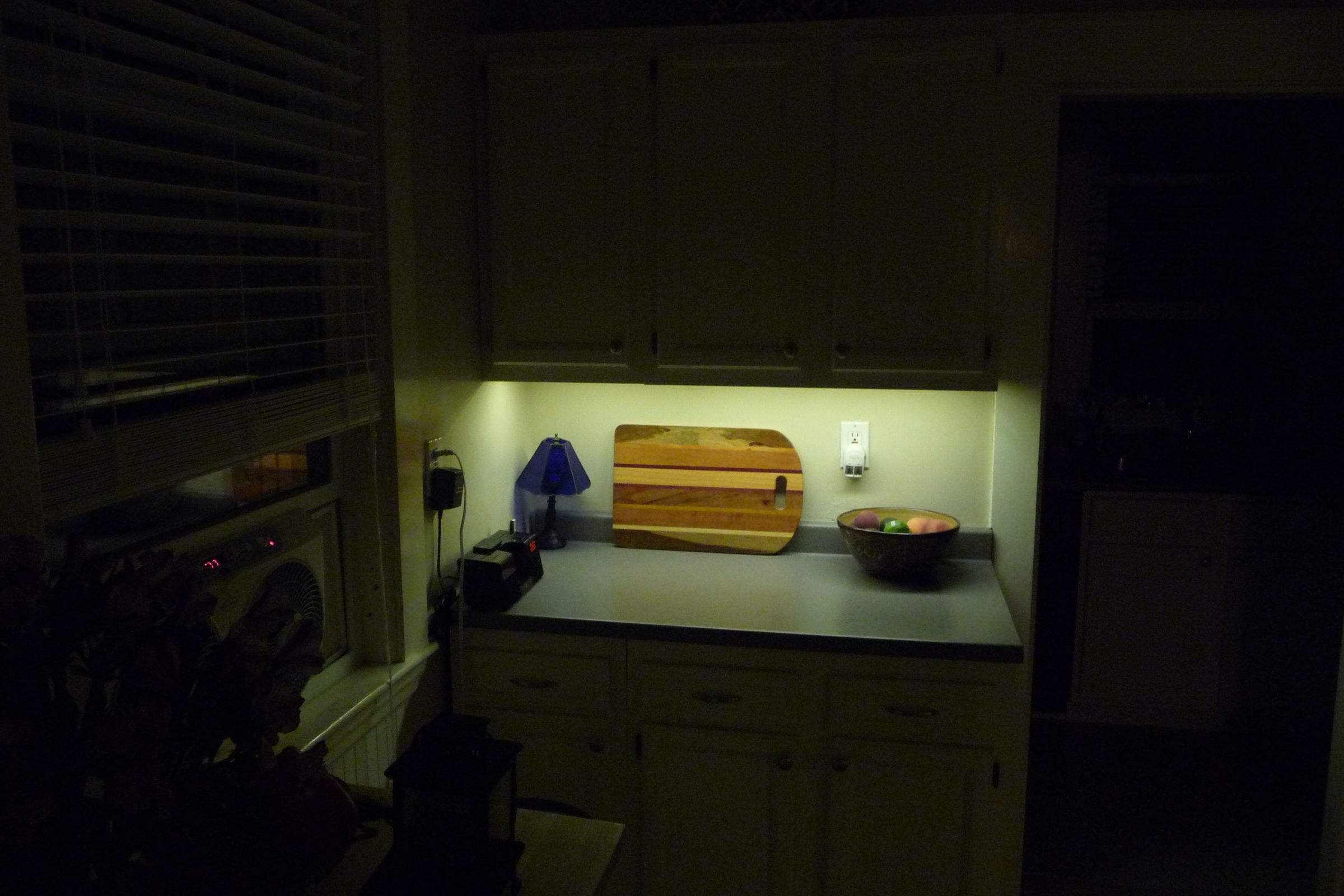 Battery Powered Undercabinet LEDs