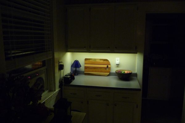Battery Powered Undercabinet LEDs