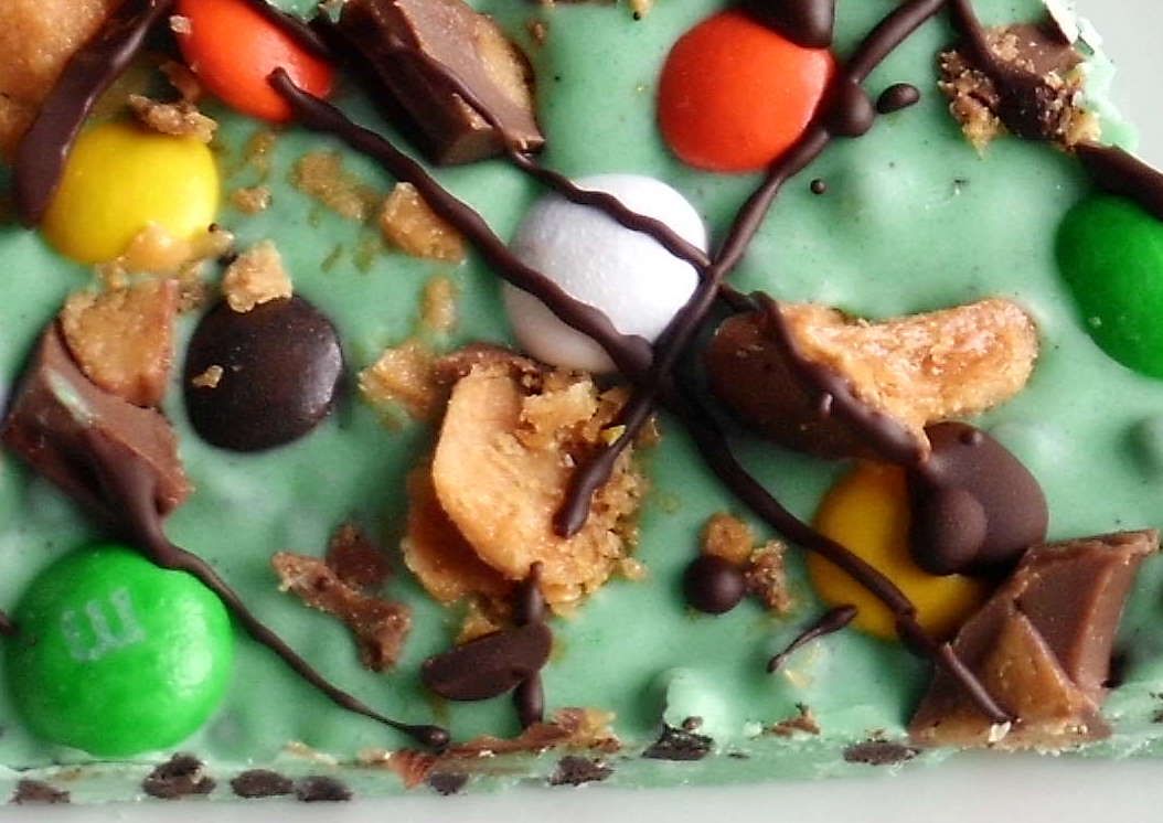 5-minute Halloween Candy Bark
