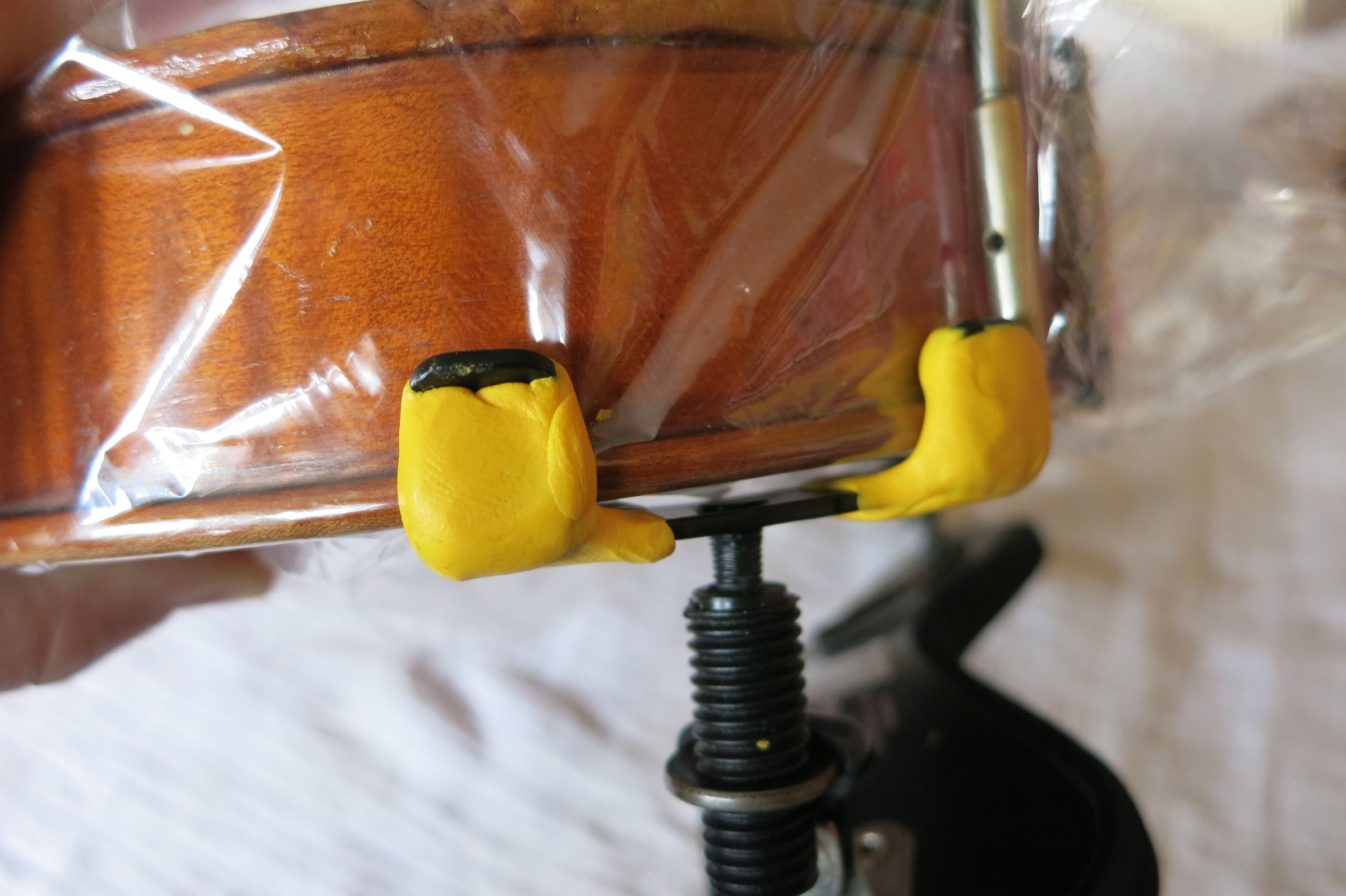 Fixing a violin shoulder rest with Sugru