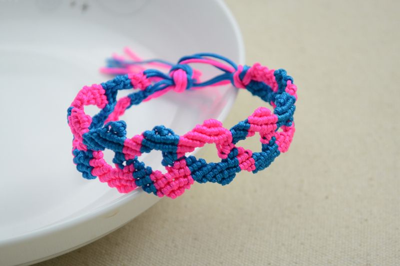 Funny Bracelet Making Instructions With String- DIY Infinity Bracelet