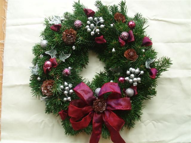O' Christmas Wreath, O' Christmas Wreath, There Are So Many of You