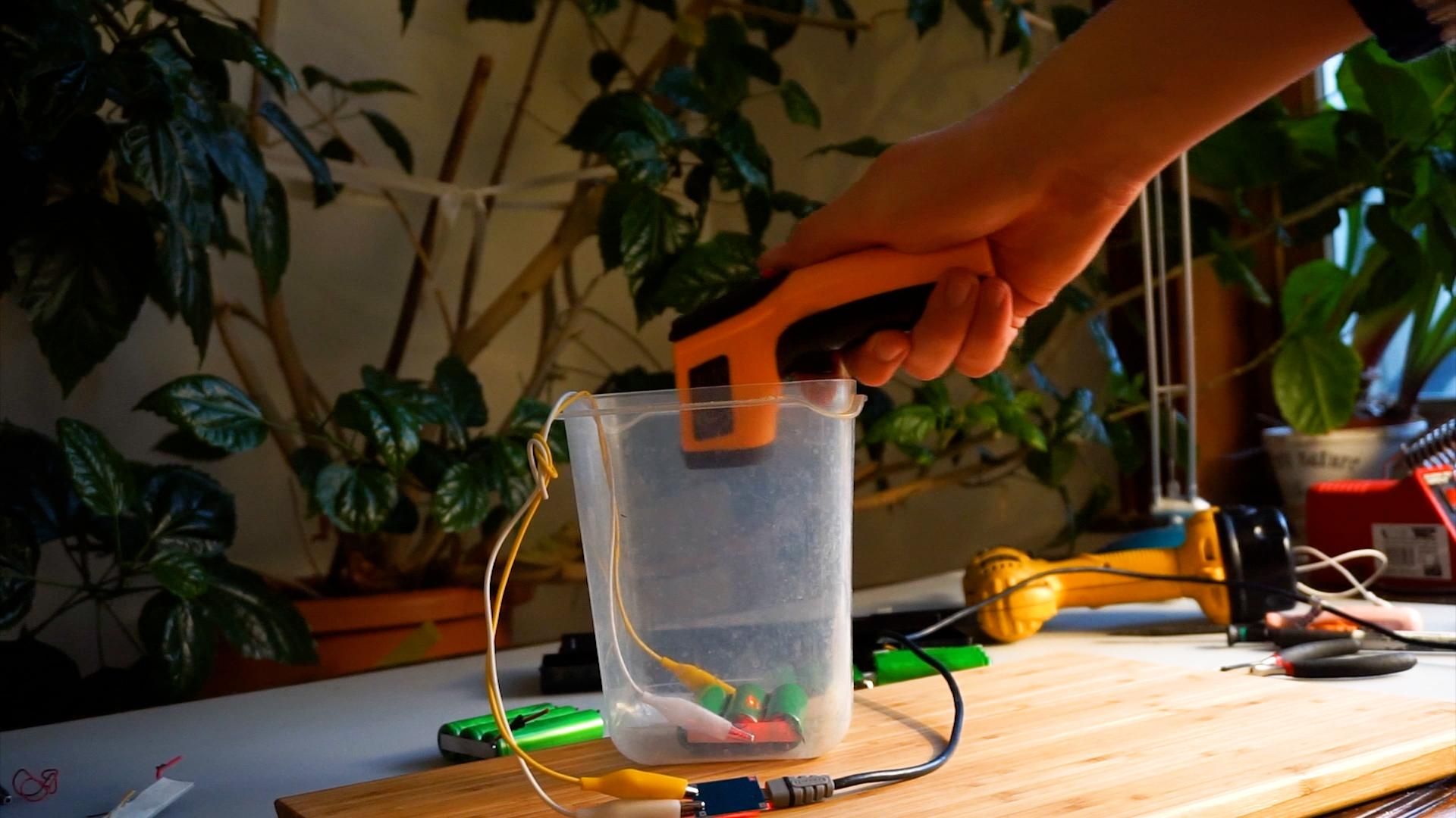 Turn an Old Laptop Battery Into a 10 000 MAh Power Bank 11 Steps