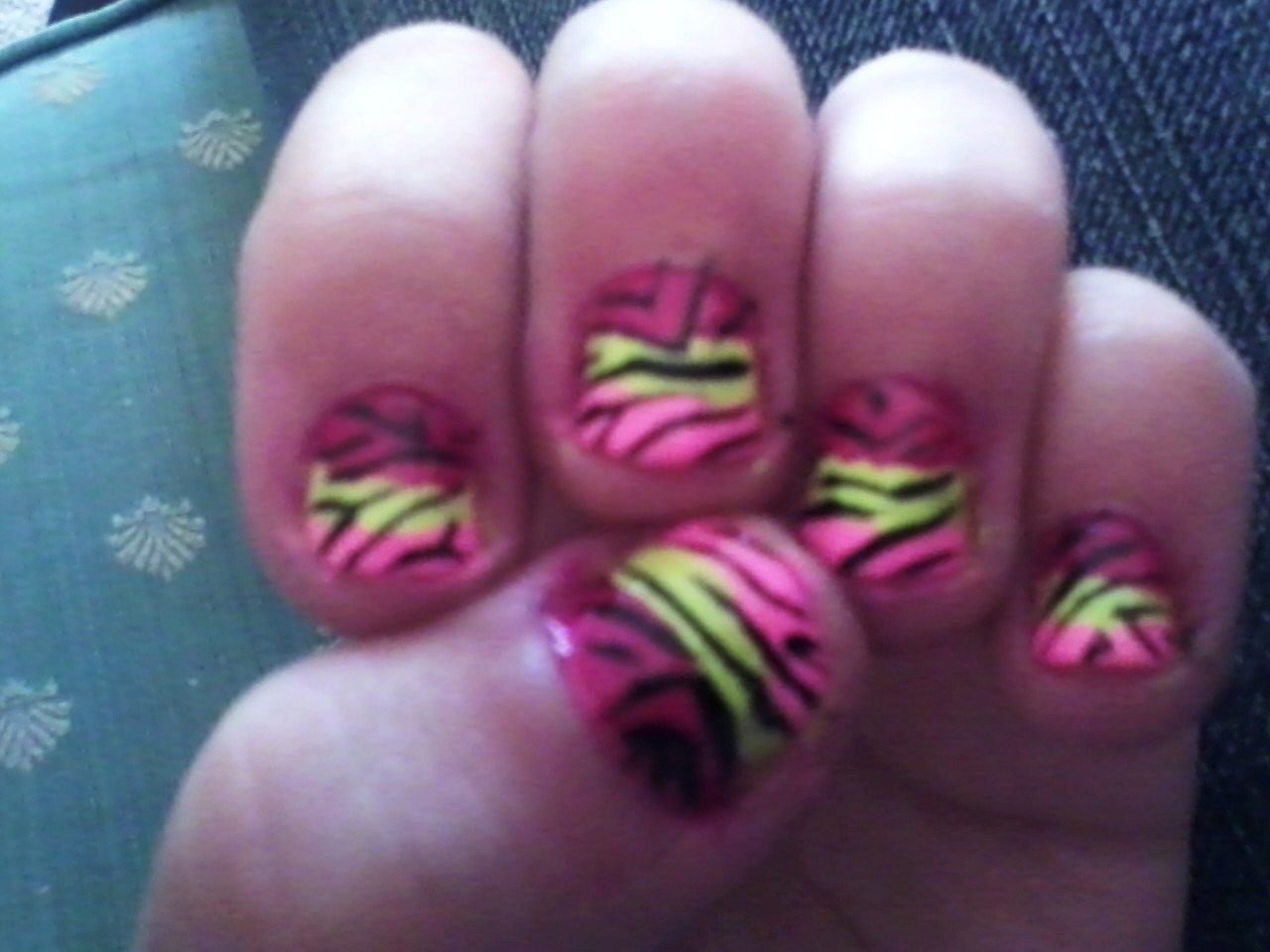 Zebra Stripe Fingernails