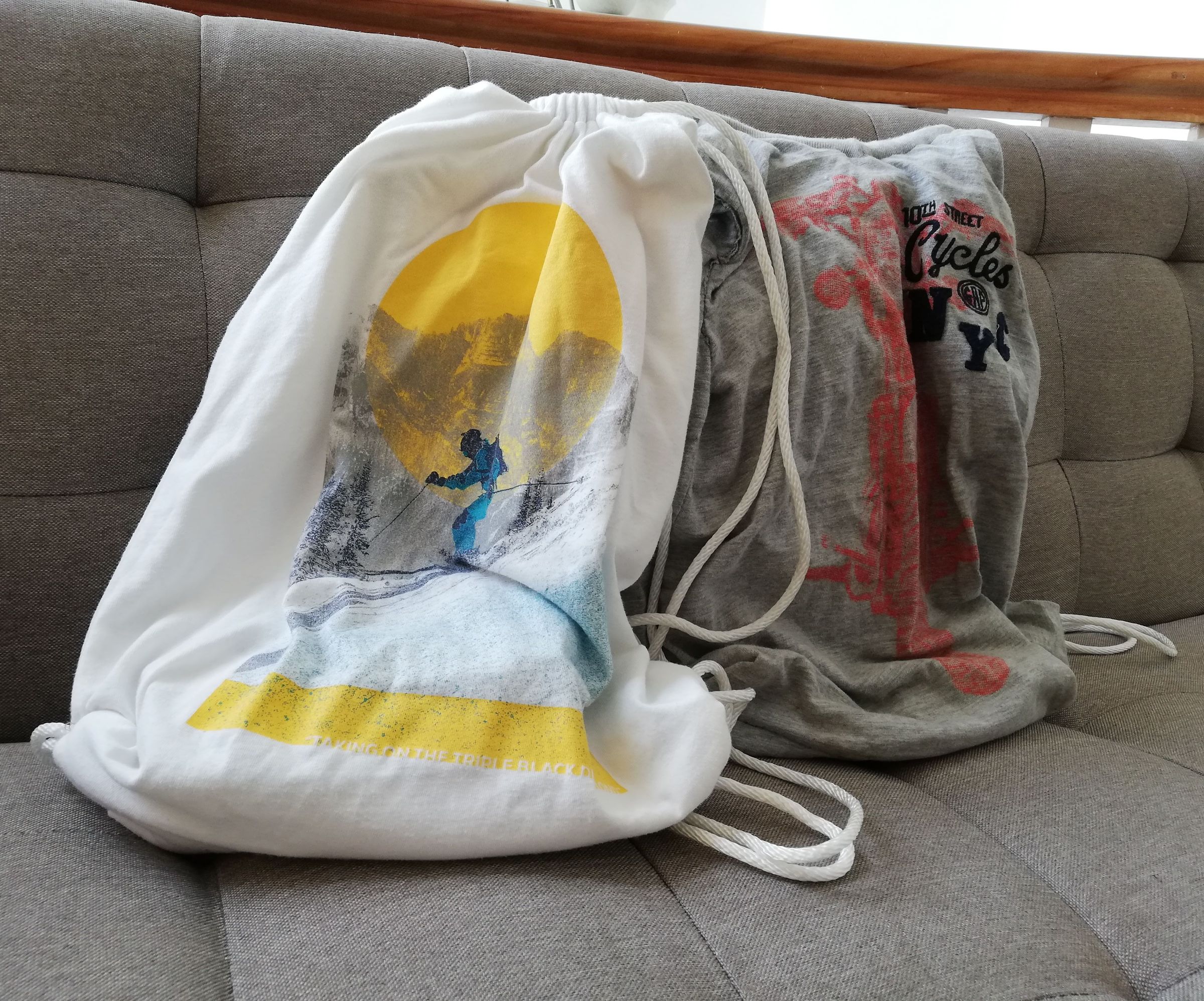 An Improved Version of the Drawstring Bag From a T-shirt