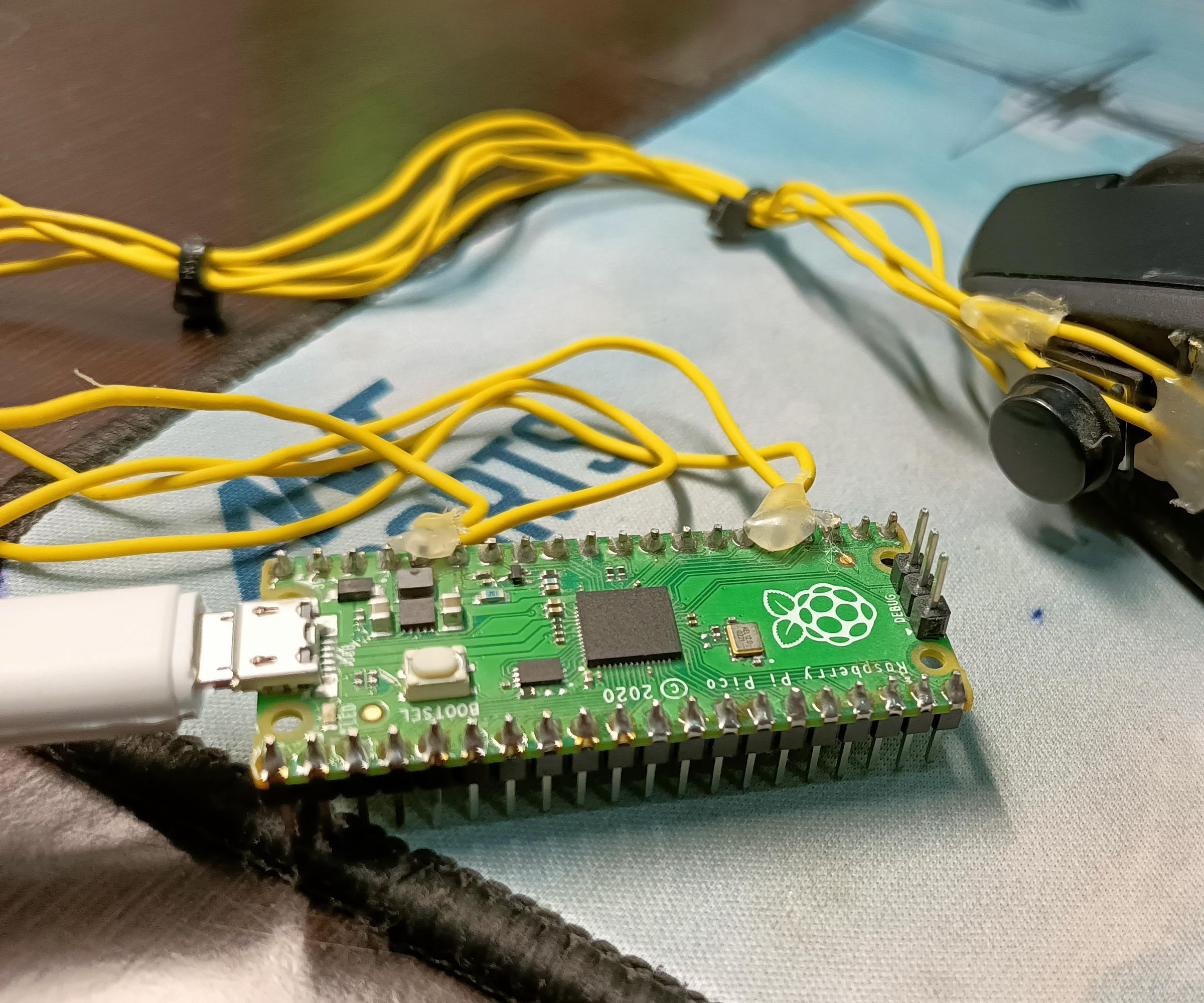 AUTOCLICKER MOUSE USING RASPBERRY PI PICO