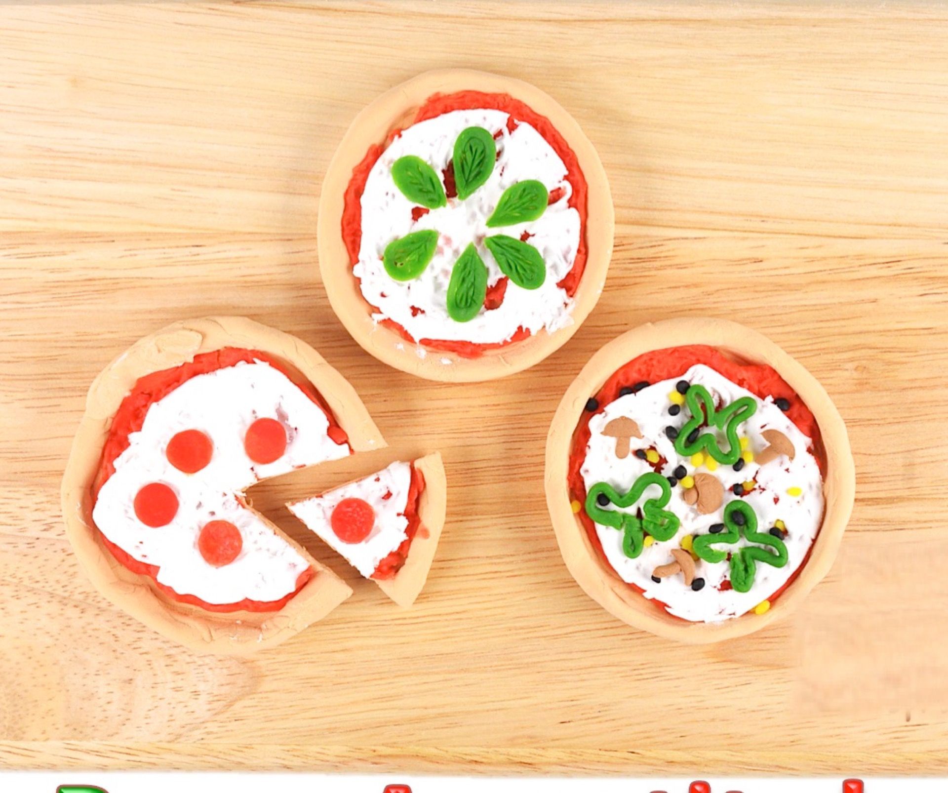 Miniature Play-Doh Pizzas