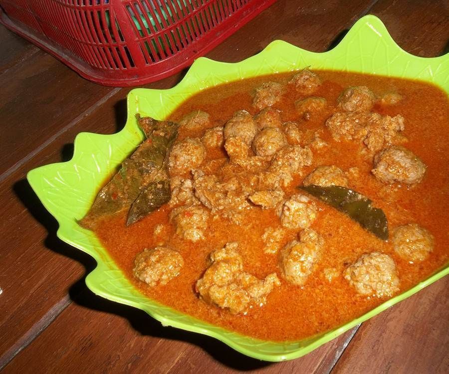 Bola-bola Daging Pedas (Spicy Meatballs)