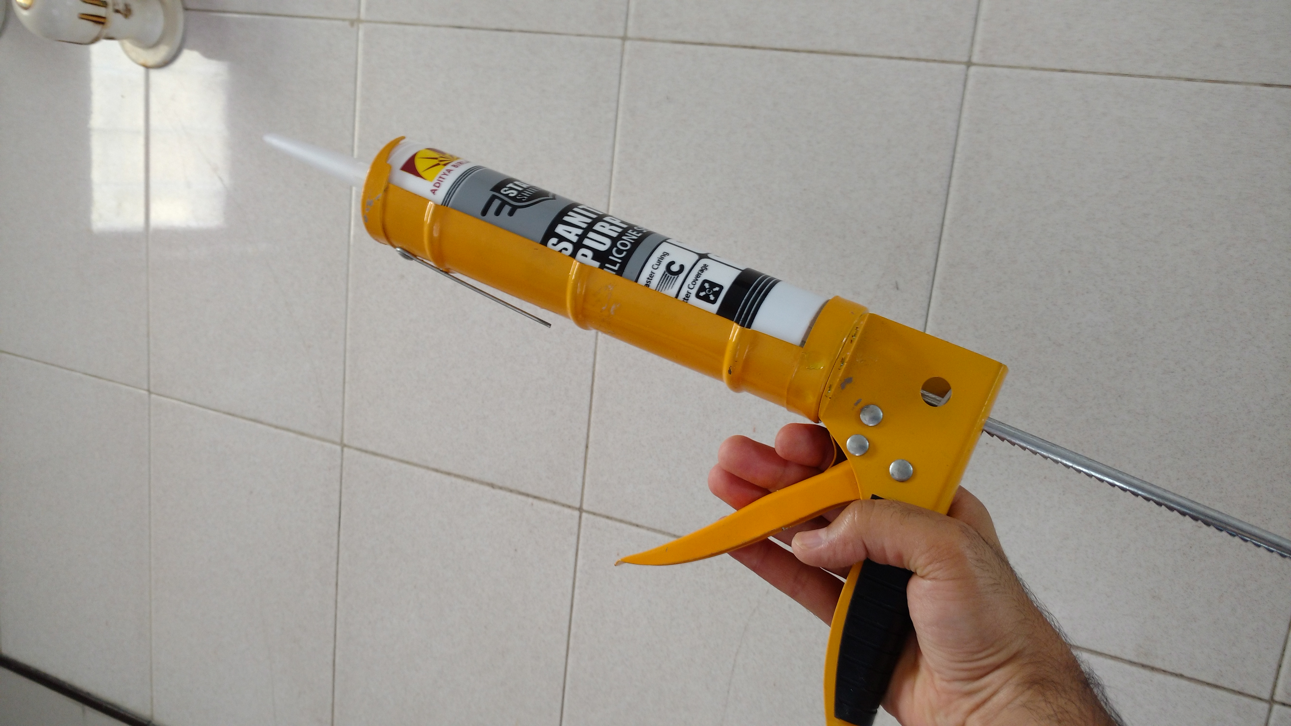 How to Apply Silicone Sealant in Bathrooms, Toilets and Kitchens. 7