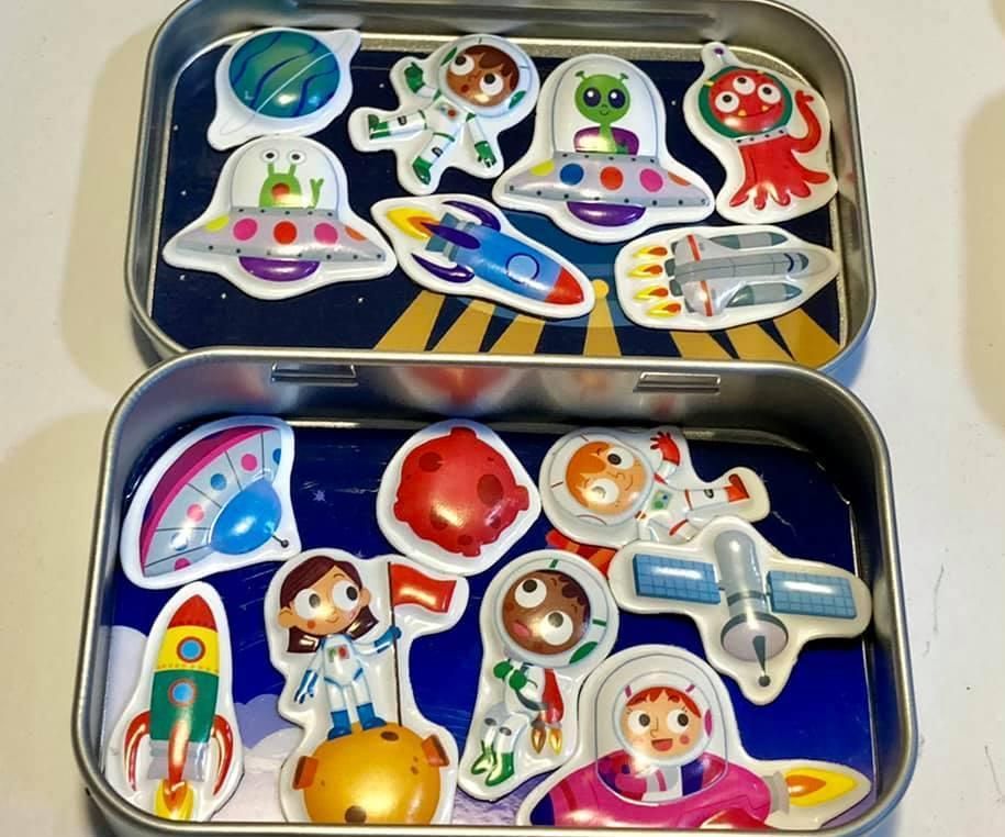 Magnetic Playsets in Metal Tins