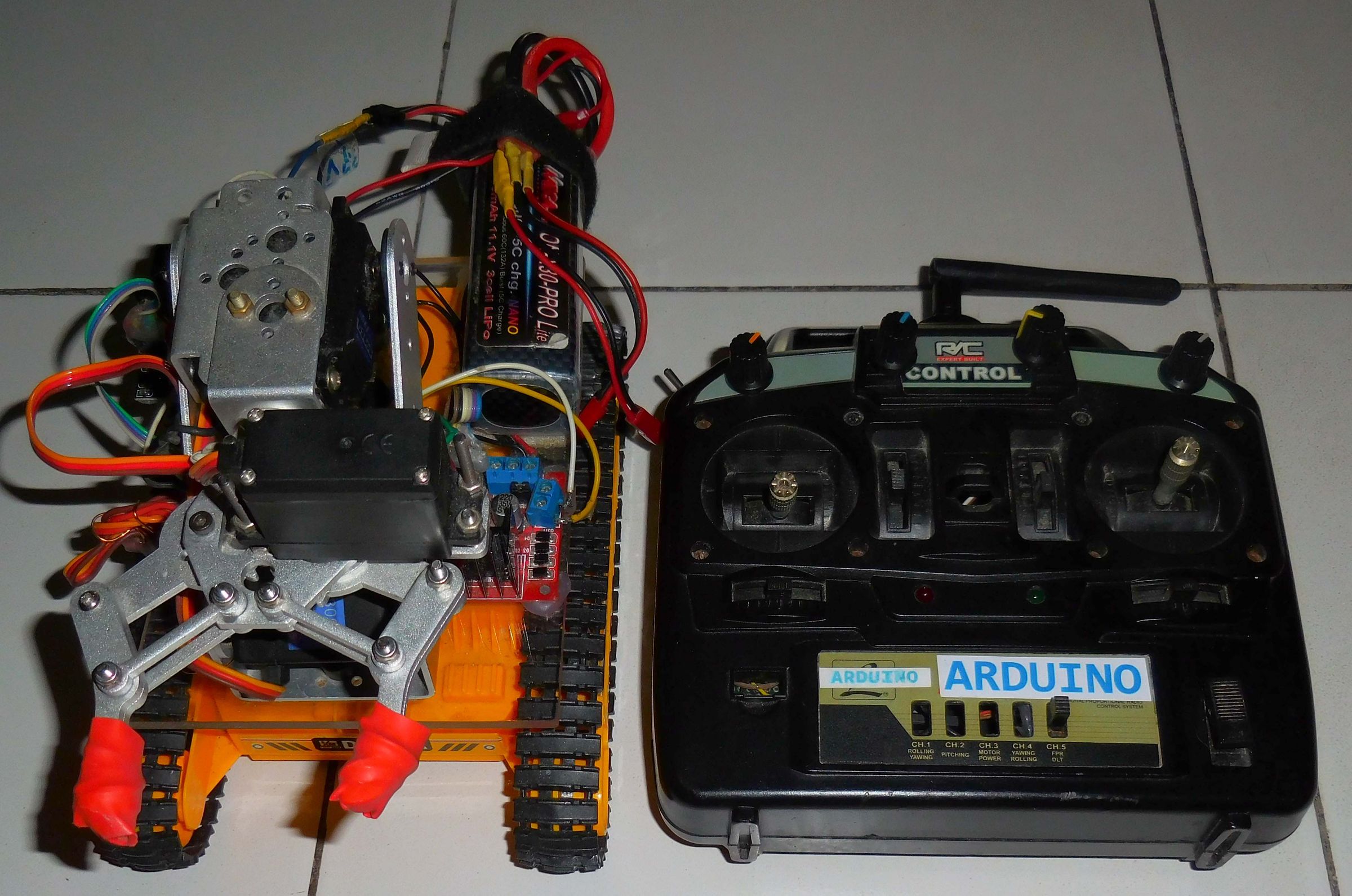 How to Build Gripper Arm Tracked Robot Controlled Via Nrf24l01 Arduino