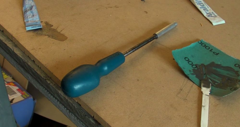 Attaching Magnetic Bit Adaptor to Screwdriver