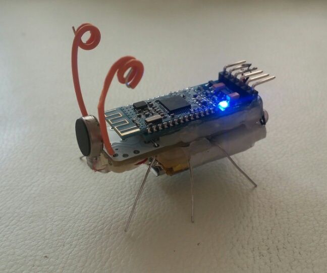 Social Bug: bluetooth dancing robot