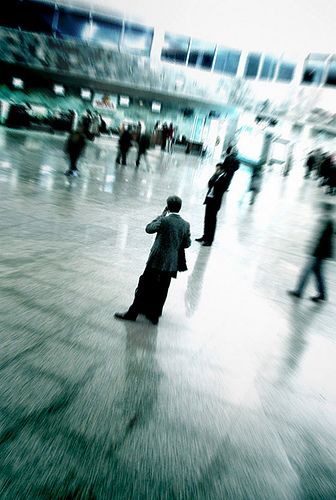 Make free long distance calls to any US Business