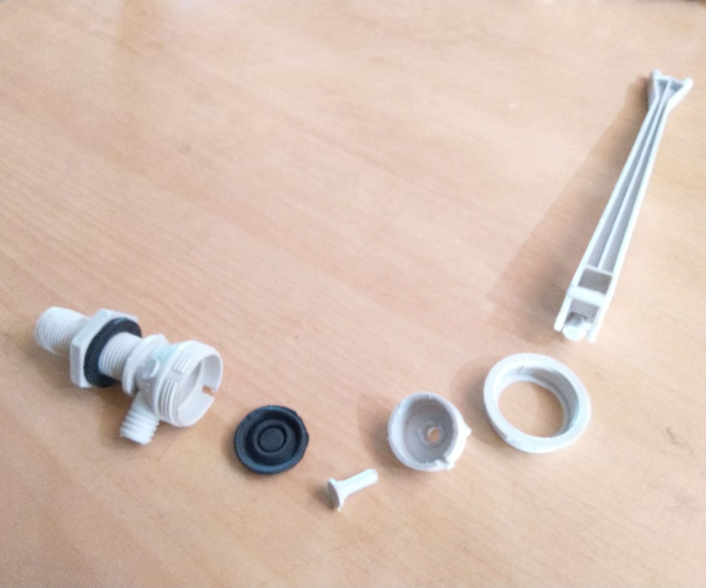 Make a Overhead Water Tank Overflow Alarm (Out of Salvaged Items)