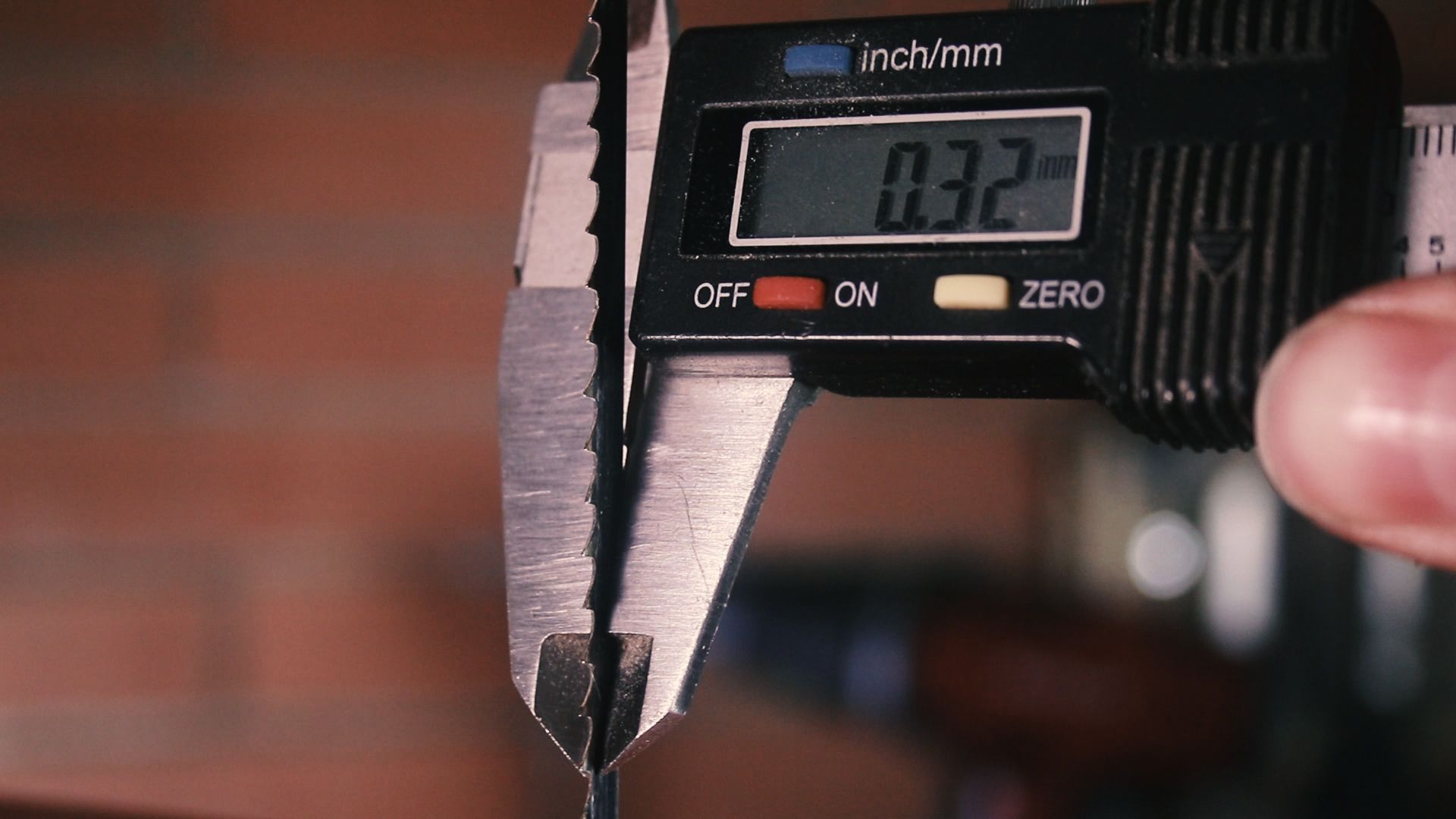 Adjust Bandsaw Blade Tension With a Guitar Tuner! 4 Steps (with