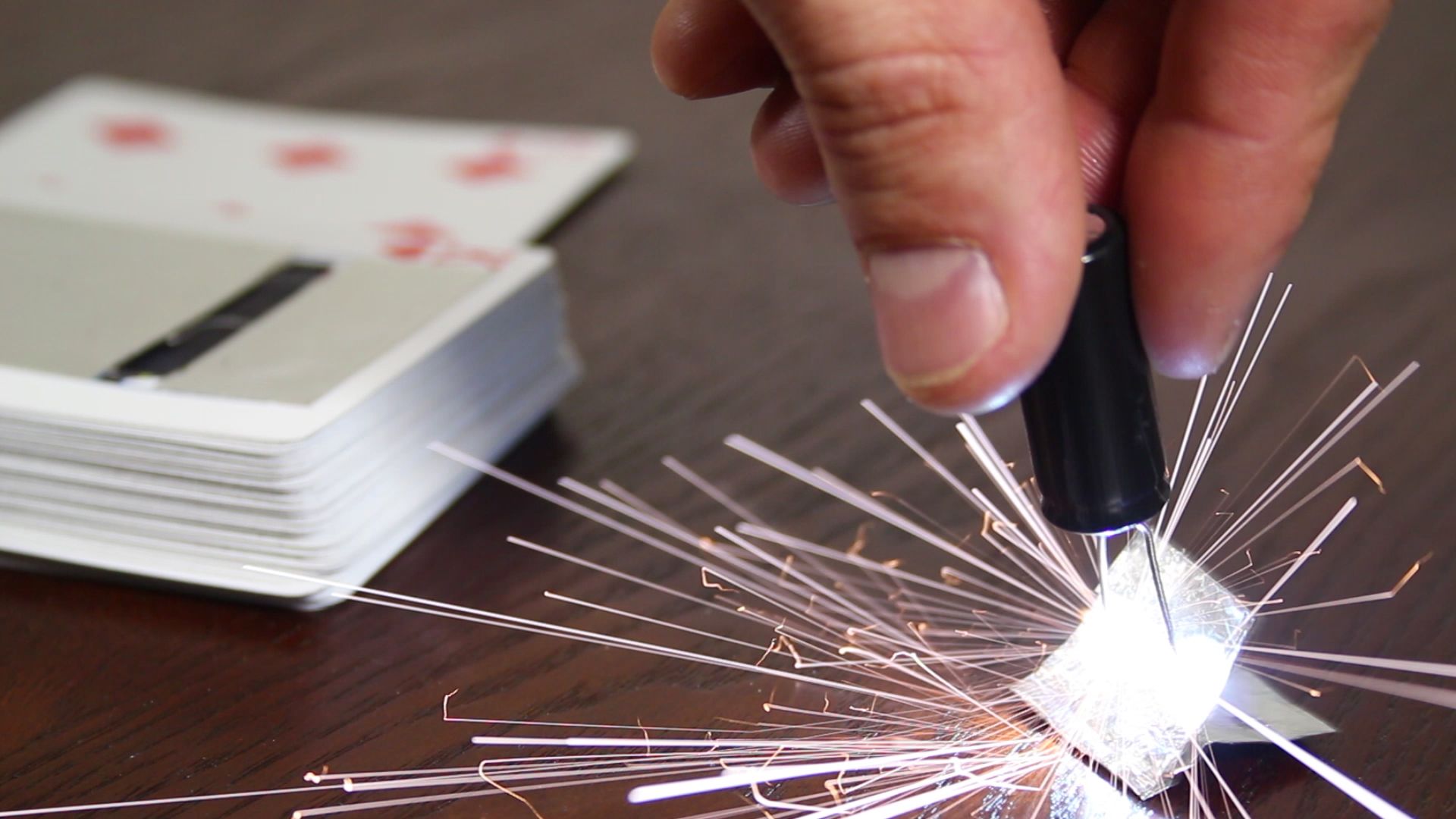 330 Volt "Shocking" Electric Deck of Cards! (Electric Shock Kissing