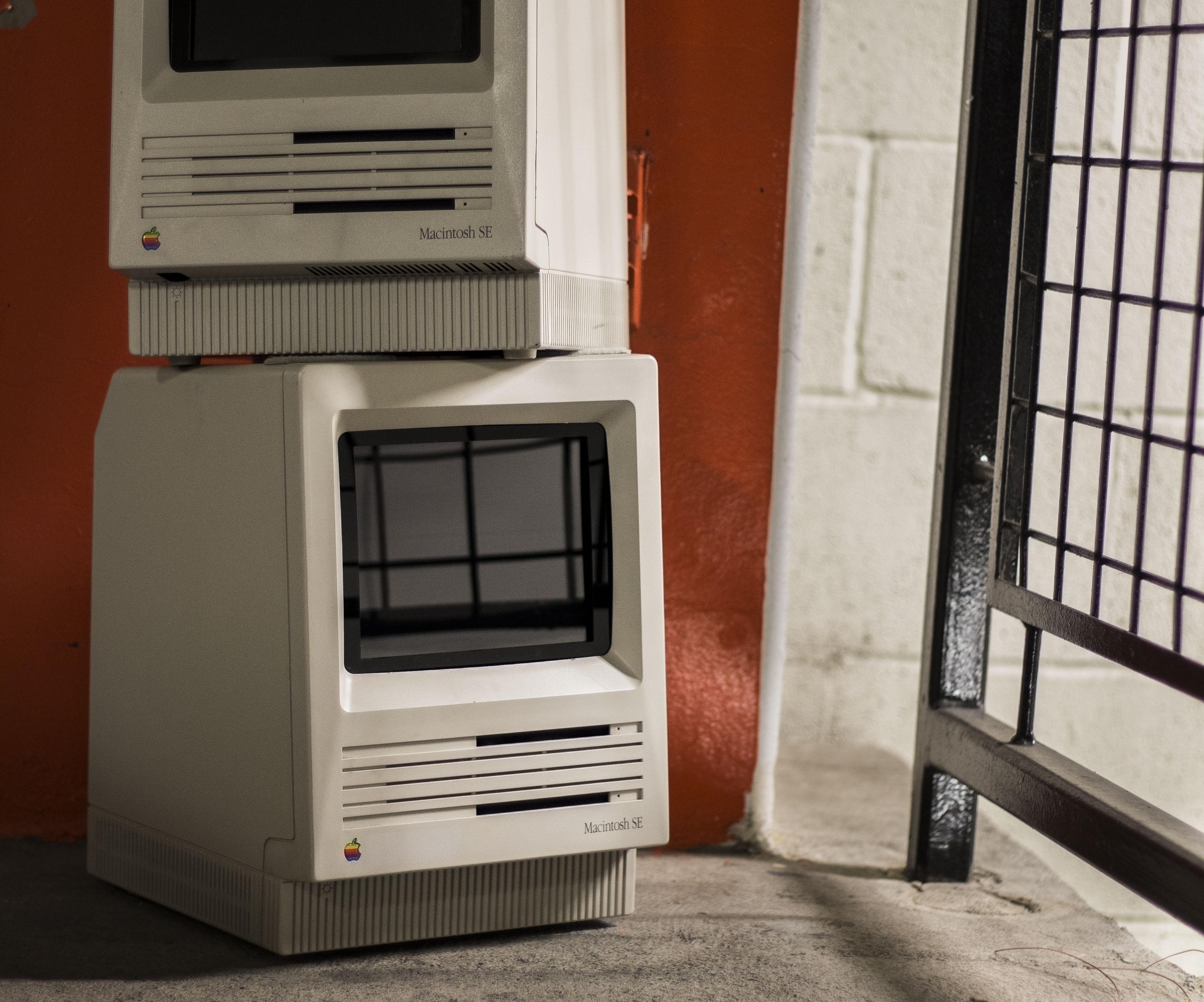 IPad Mini Inside of a Macintosh SE Retro Old Classic : 5