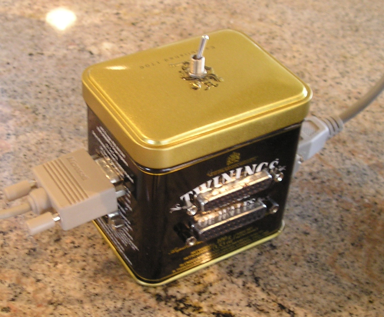 Tea Connector for Serial RS232 Cables 