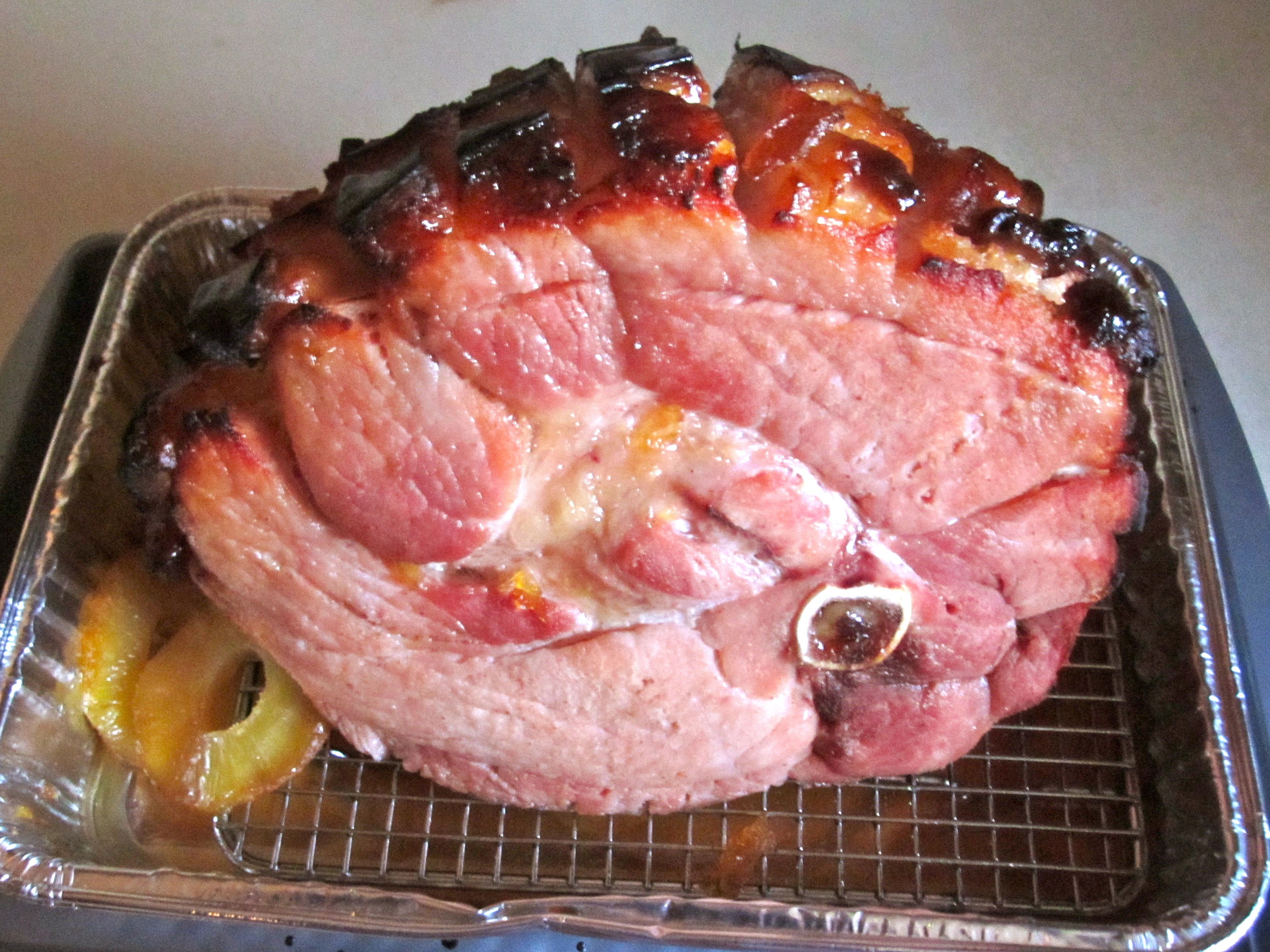 Baked Ham With Pineapple Glaze