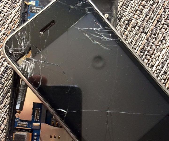 Taking Apart Old IPhone and Putting It Back Together FAIL