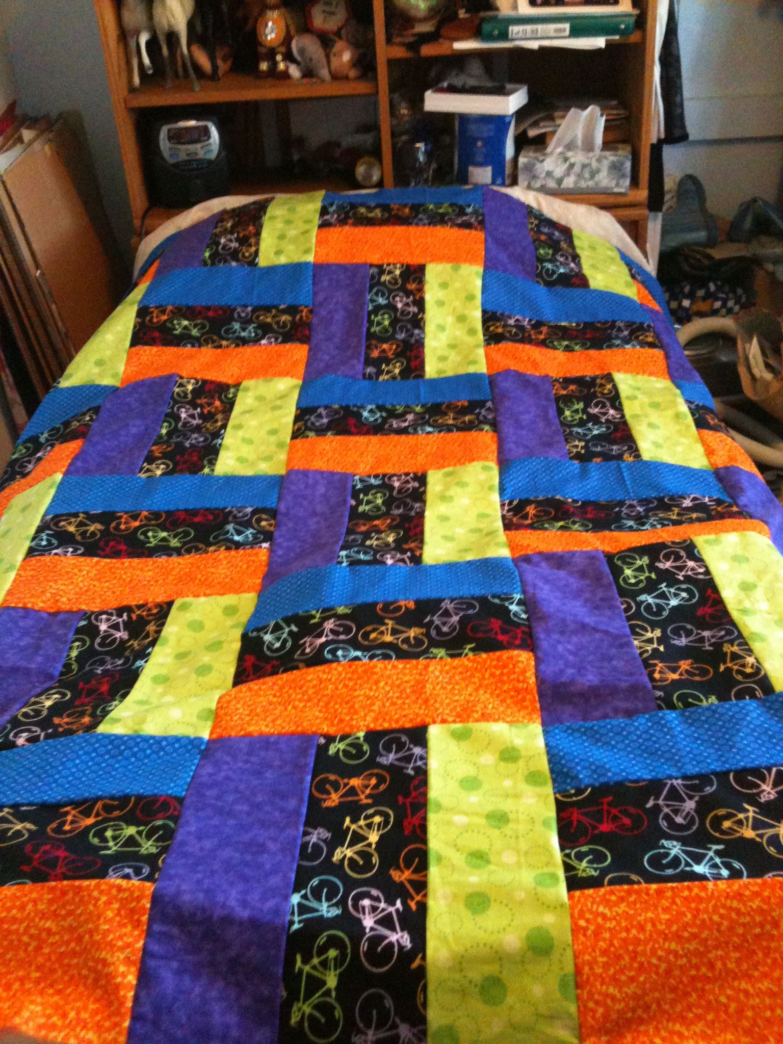 Dorm Decor: Quick Colorblind Quilt