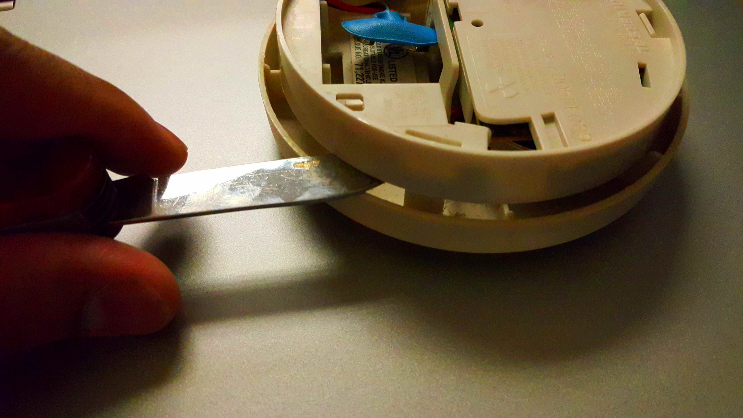 Inspection of an Expired Smoke Detector. 6 Steps Instructables
