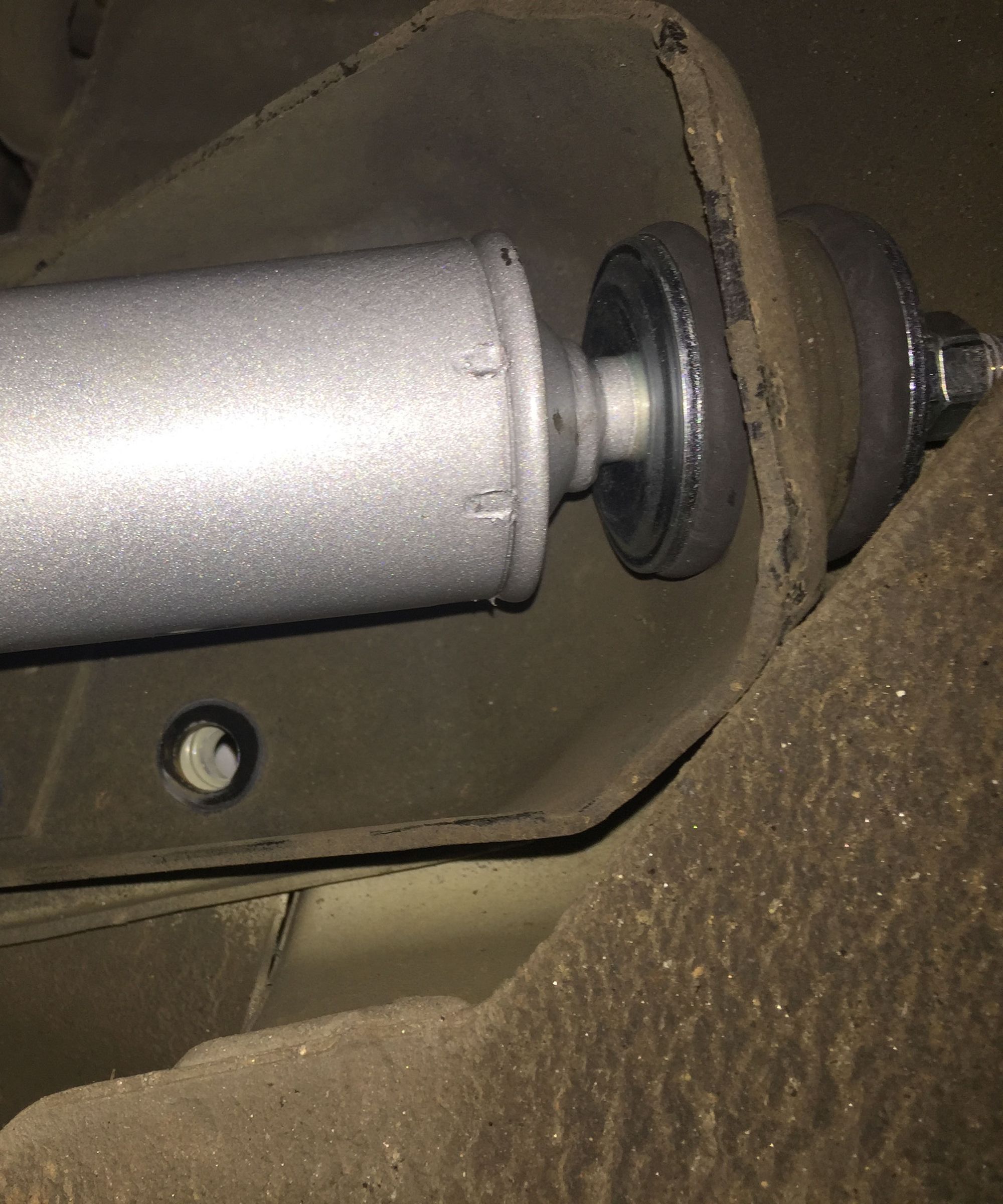 2006 Kia Sedona Rear Shocks