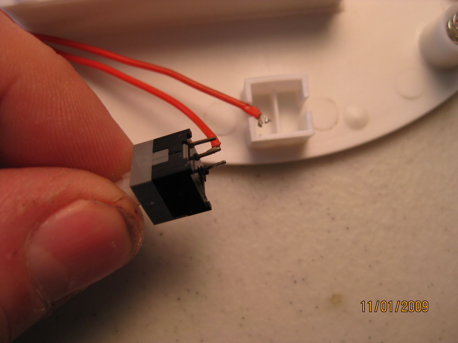 Tap Light LED Auto-Off Hack : 8 Steps - Instructables