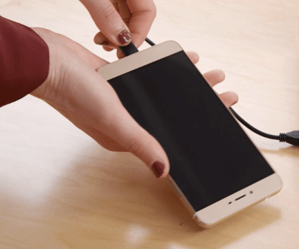 Turning Android Screen on and Off Triggered by Its Charging State