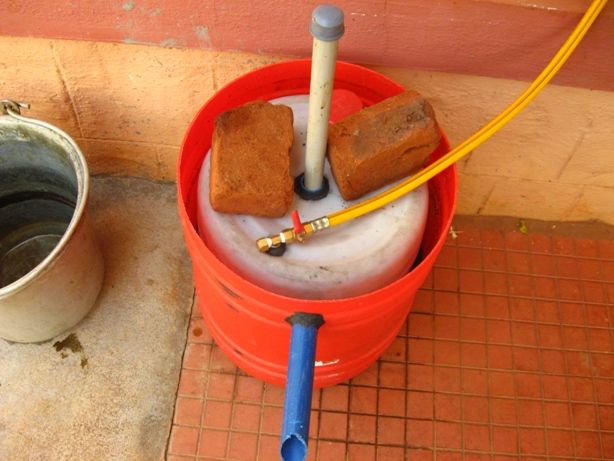 Mini Bio-gas Plant Using Food Waste, Decomposable Organic Material and Kitchen Waste