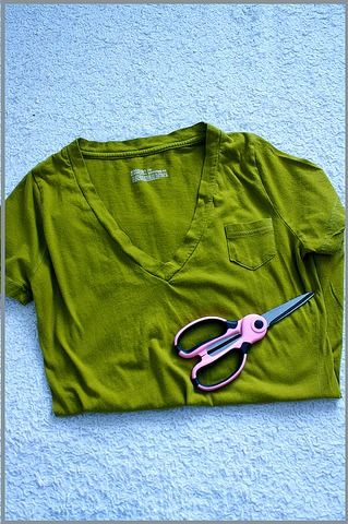 How to Make a T-shirt Into a Necklace!