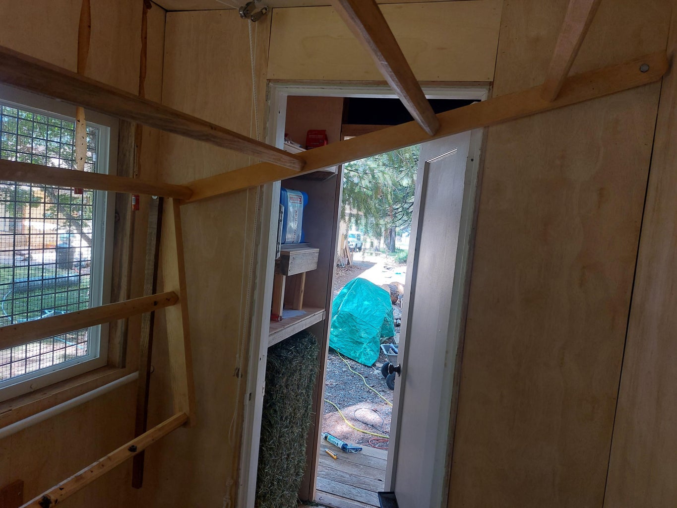 Easy-Care Henhouse : 16 Steps (with Pictures) - Instructables
