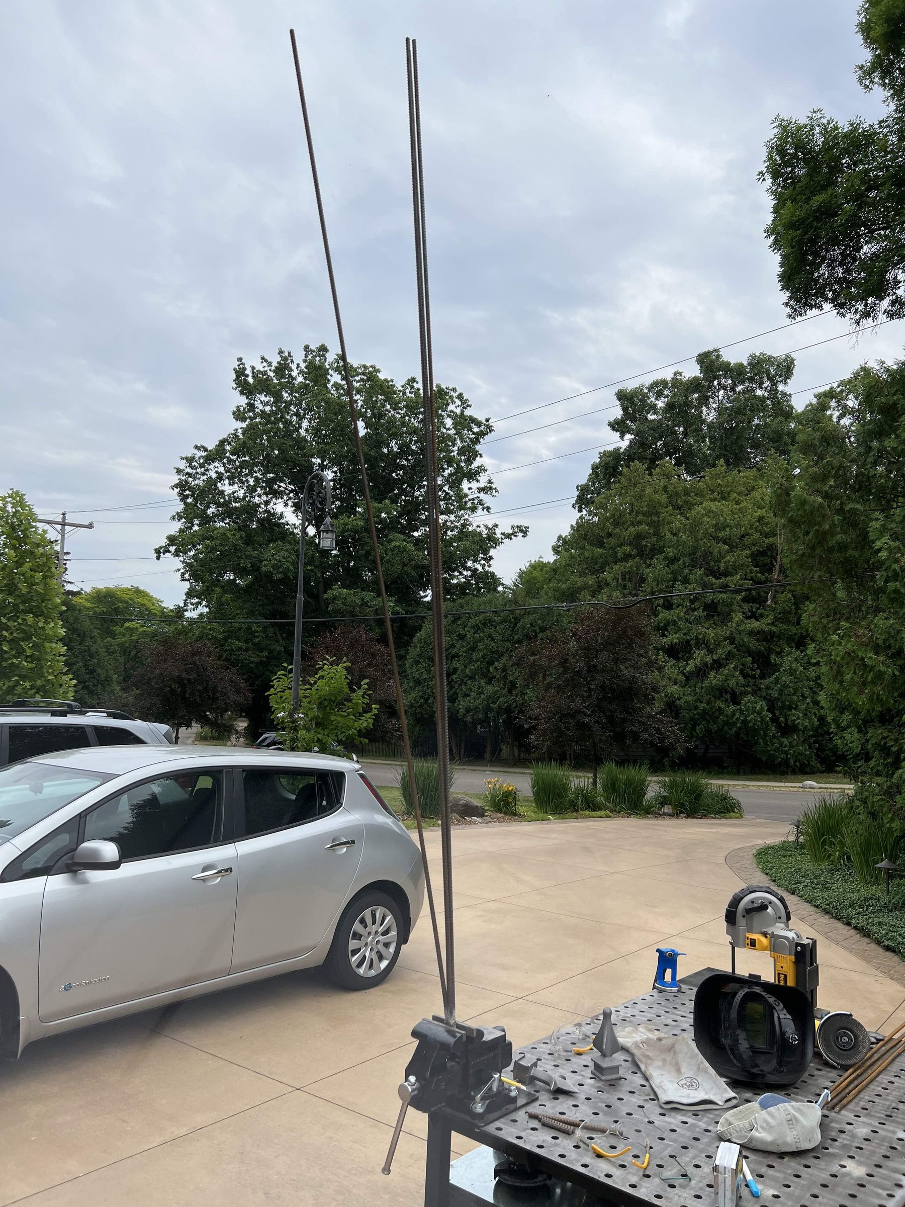 Garden Obelisk/Trellis Made From Rebar 9 Steps (with Pictures