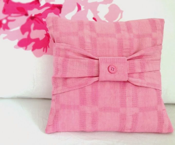 Mini Bow Cushion