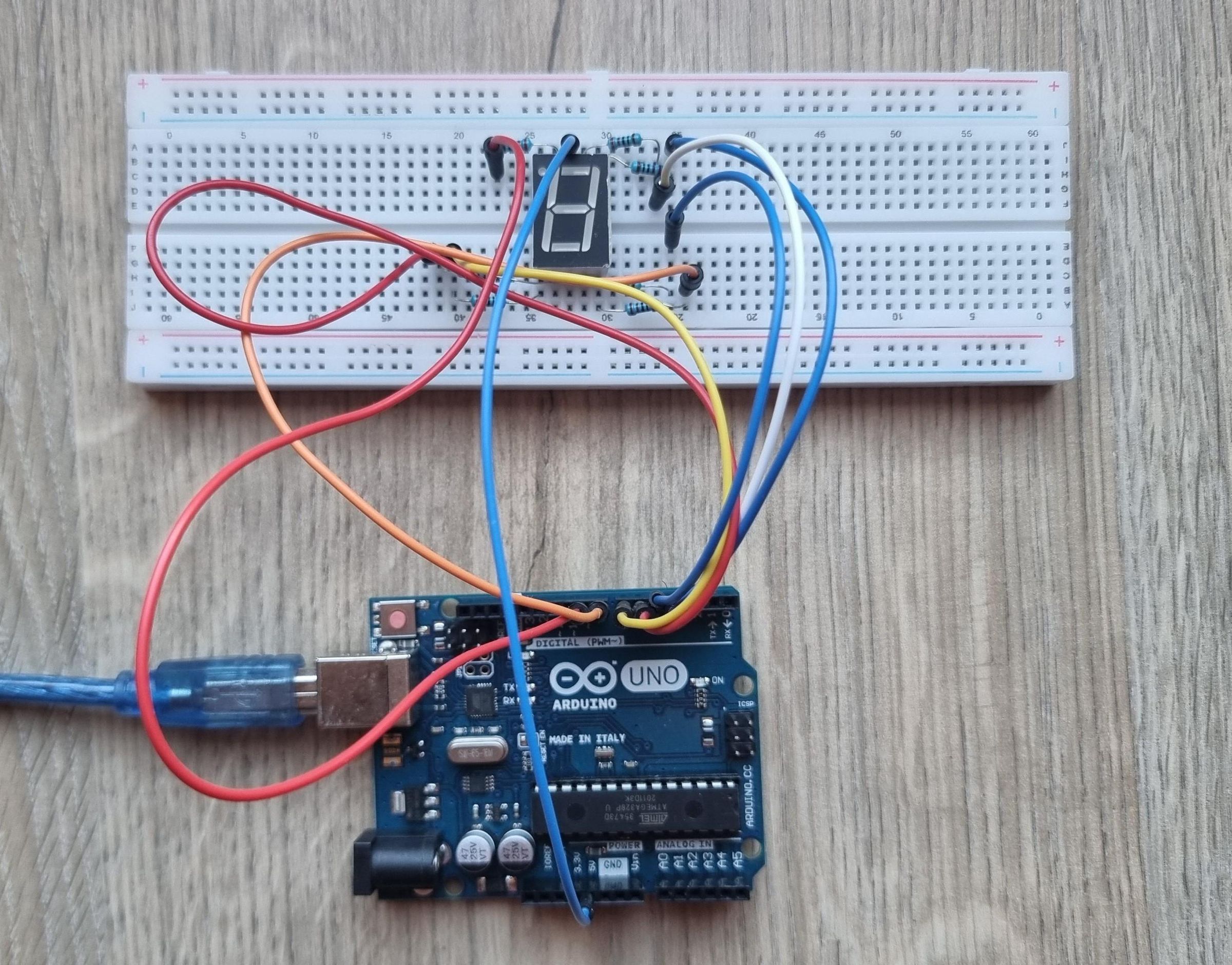 Seven Segment Display With Arduino Uno