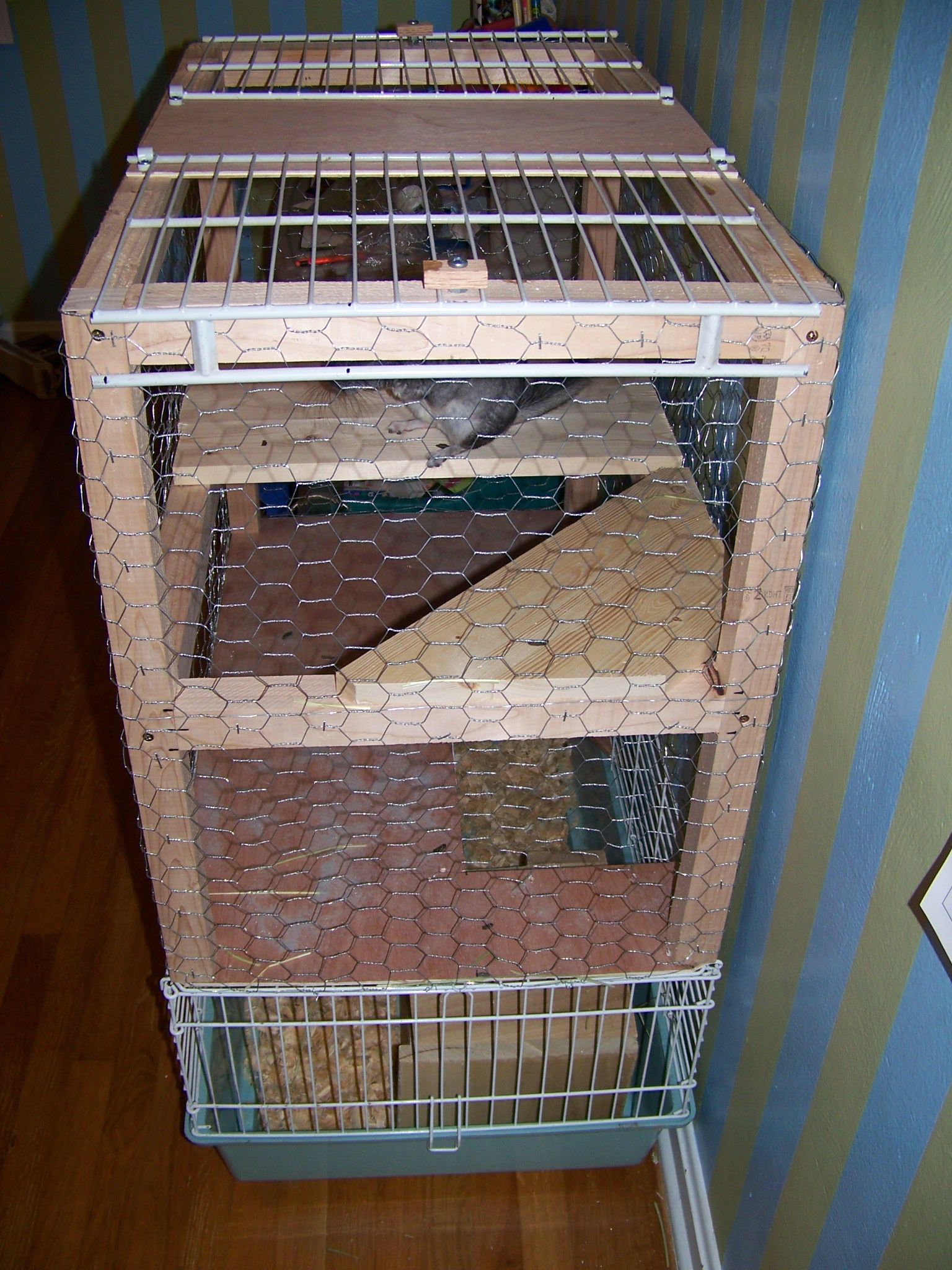 Make Your Chinchilla's Cage Bigger. 6 Steps (with Pictures