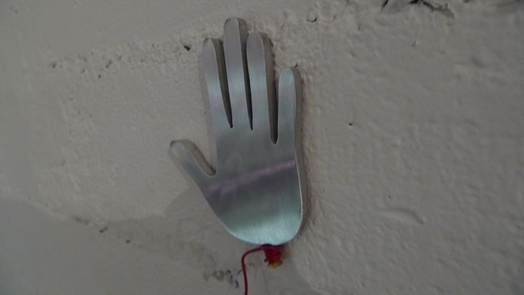 I Just Wanna Hold Your Hand - Part 2 : 5 Steps - Instructables