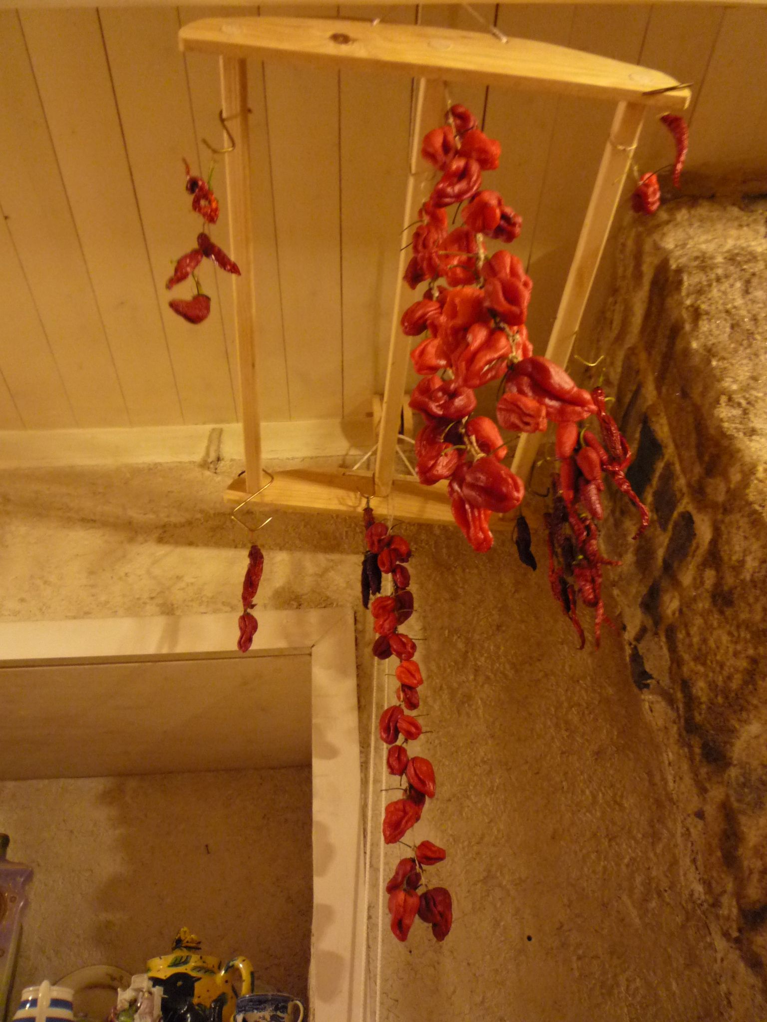 Low Cost, Home-made Wooden Pulley Drying Rack/airer/dryer.  Including How to Make the Wooden Pulleys. Bricolez, Etendoir a Linge Suspendu