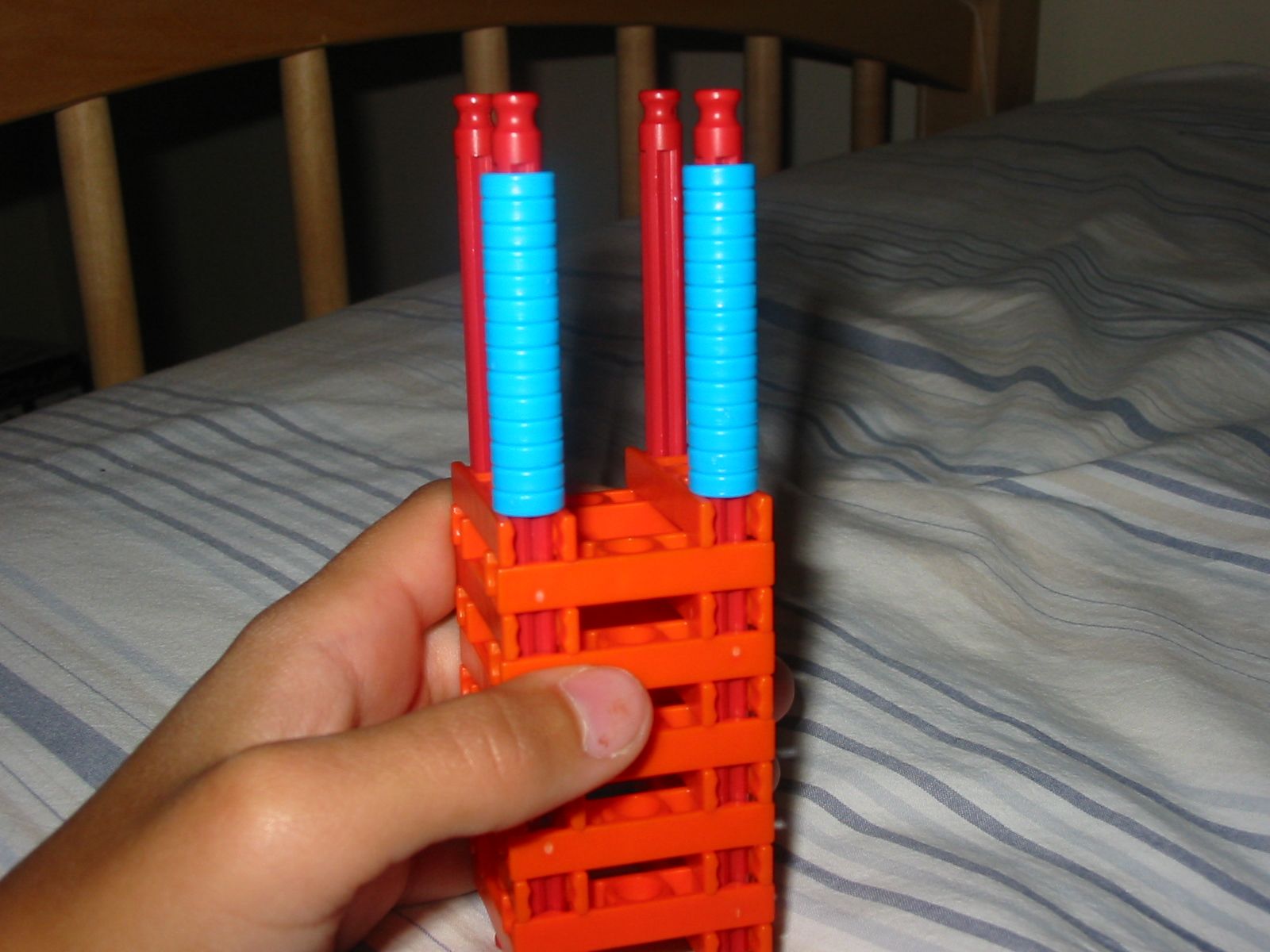 Almost Indestructible Rubber Band Powered K'nex Gun 6 Steps