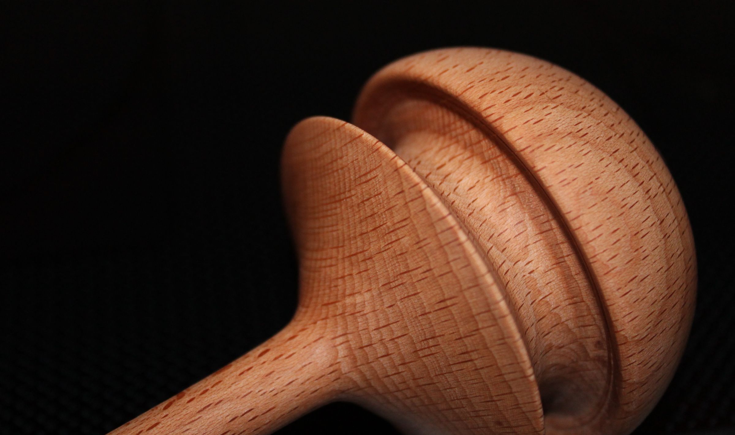 Spinning top from upcycled table leg