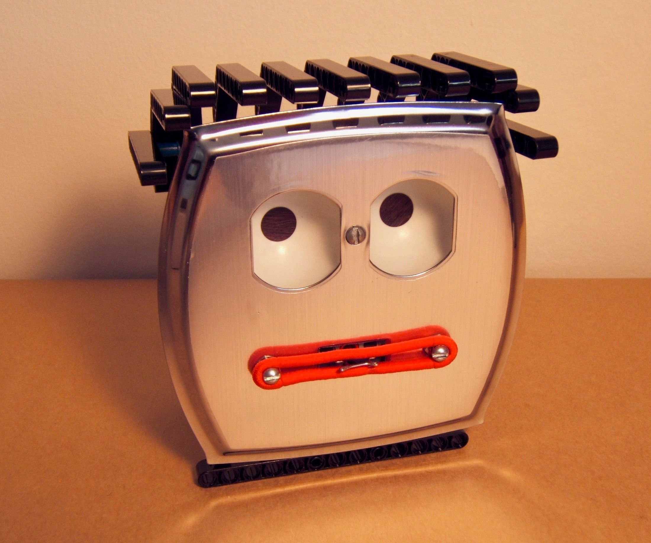 Mr. Wallplate's Eye Illusion Robot