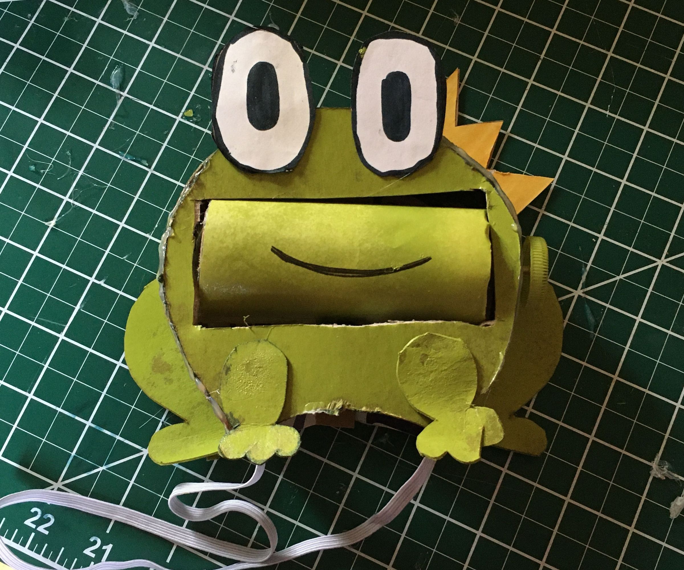 Changing Expression Frog Hat
