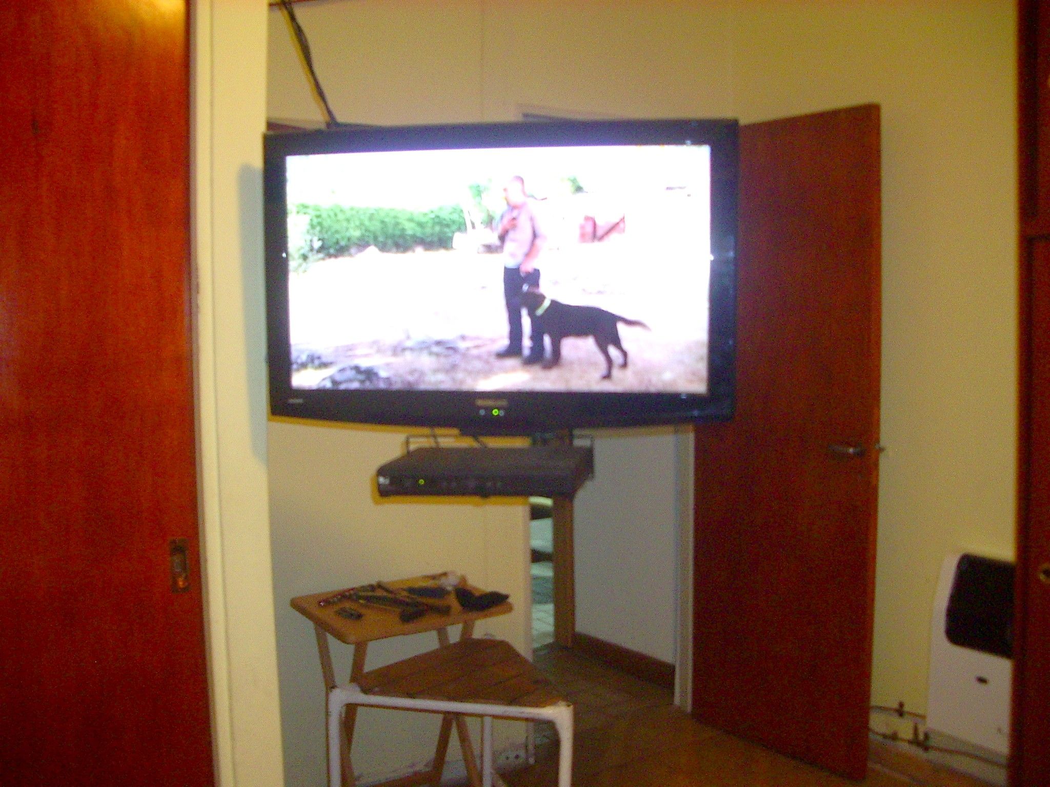 Soporte Plegable Para TV (foldable TV Bracket)