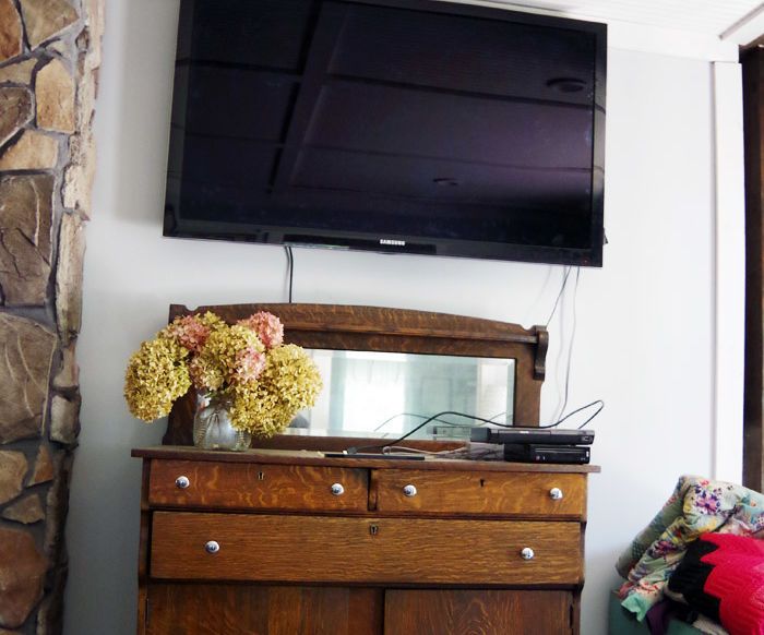 A “Faux” Mantel to Hide Those Ugly Cords!